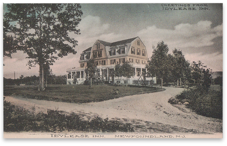 Vintage postcard of Idylease Inn in Newfoundland, New Jersey