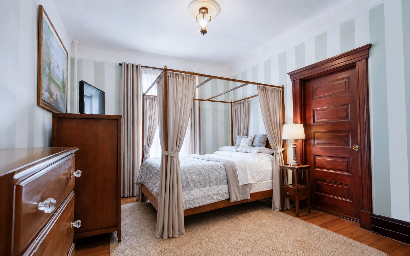 Furnished guest room at Idylease in Newfoundland, New Jersey